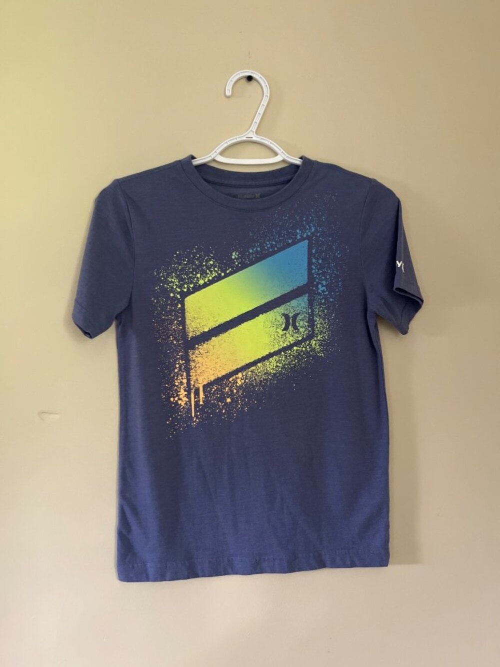 Hurley Boys Medium Blu Short Sleeve T-Shirt Colorful Spray Paint Graphic